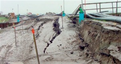 Figuur 5.3.1 Bezwijkproef Bergambacht aan de rivier de Lek